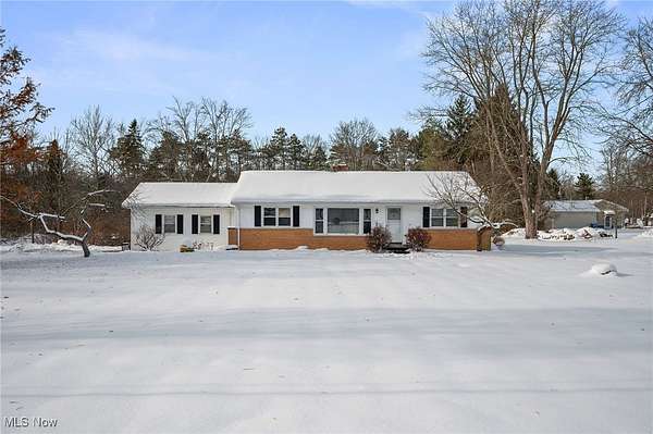 1.5 Acres of Residential Land with Home for Sale in Chagrin Falls, Ohio