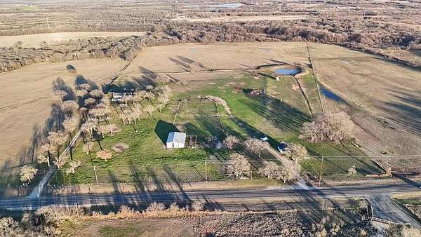 193 Acres of Land for Sale in Bridgeport, Texas