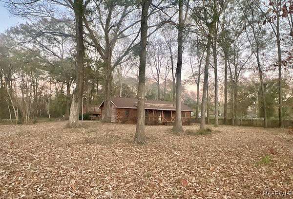 1.54 Acres of Residential Land with Home for Sale in Wetumpka, Alabama