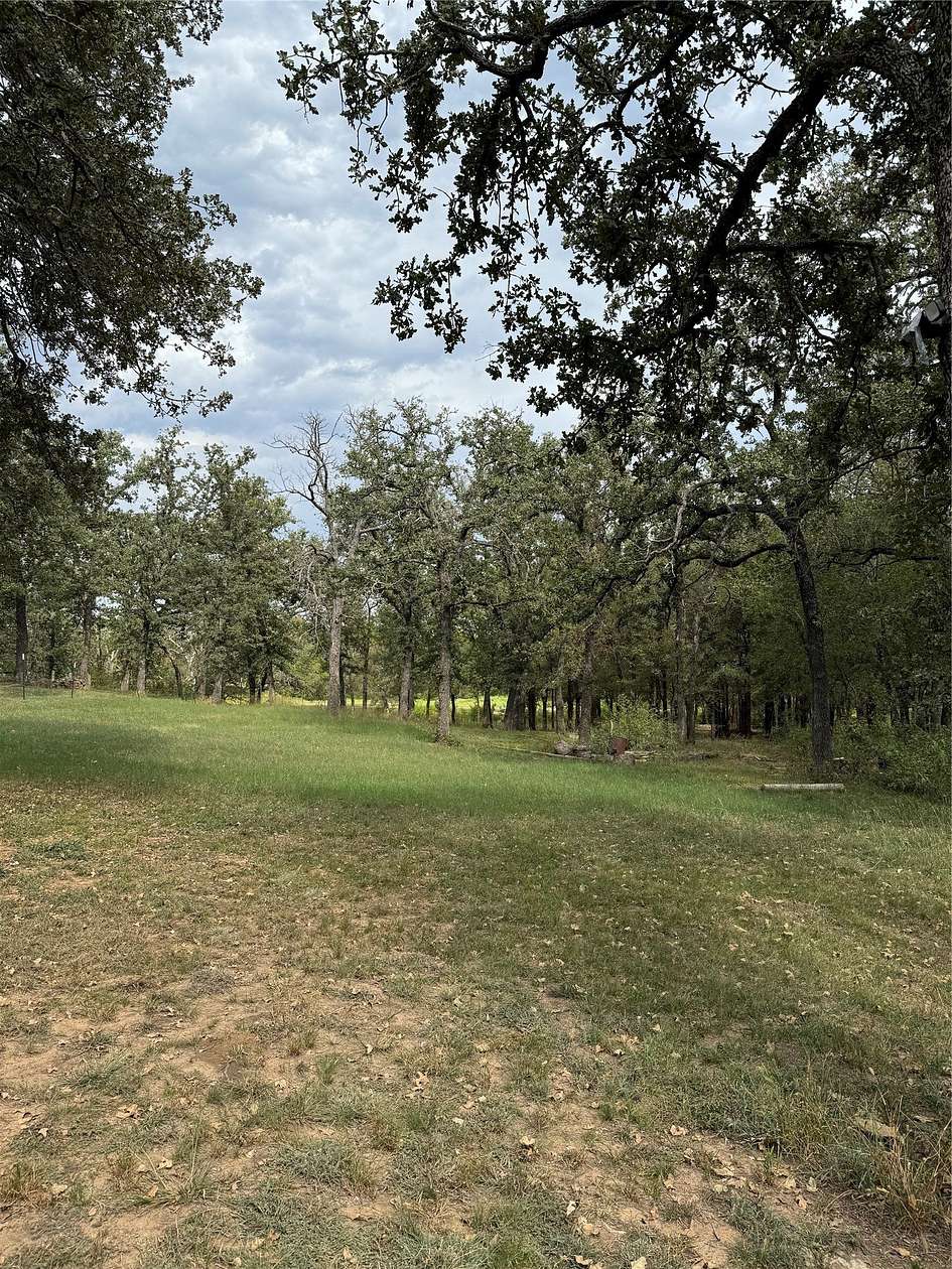 1 Acre of Residential Land for Sale in Valley View, Texas