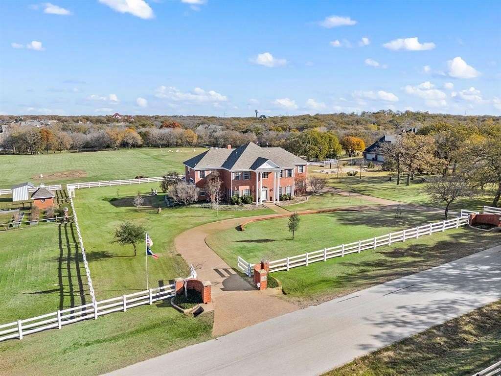 8.6 Acres of Land with Home for Sale in Bartonville, Texas