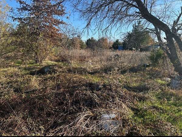 2 Acres of Land for Sale in Kemp, Texas