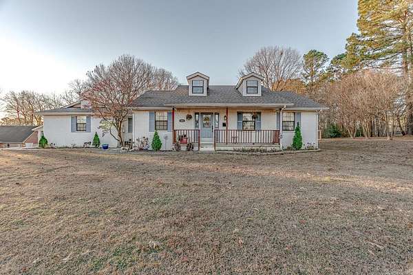 1.66 Acres of Residential Land with Home for Sale in Paragould, Arkansas