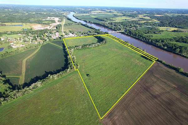 81.5 Acres of Land for Sale in Douds, Iowa