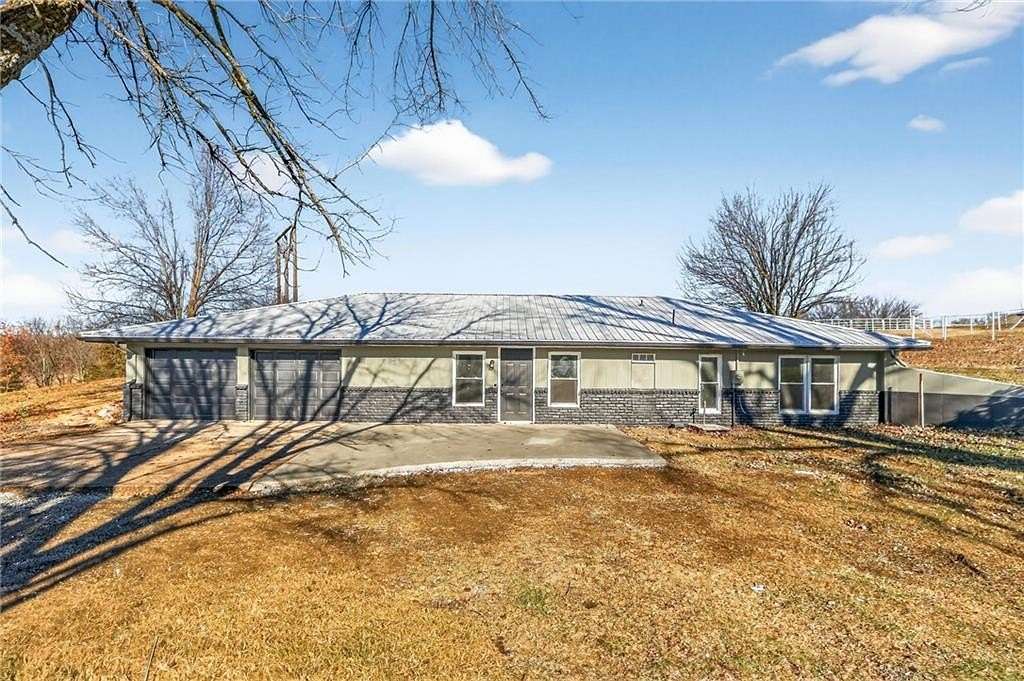 4 Acres of Residential Land with Home for Sale in Excelsior Springs, Missouri