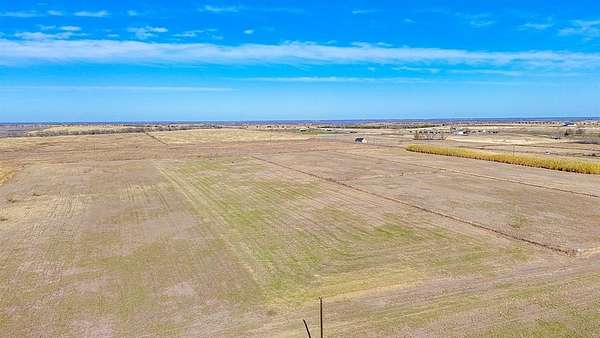5 Acres of Residential Land for Sale in Corsicana, Texas
