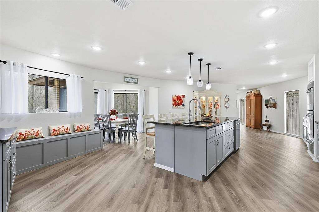 3.14 Acres of Land with Home for Sale in Fort Worth, Texas