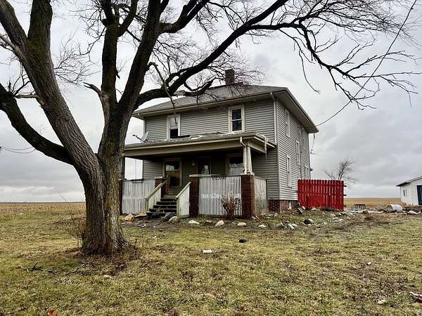 4 Acres of Residential Land with Home for Sale in Penfield, Illinois