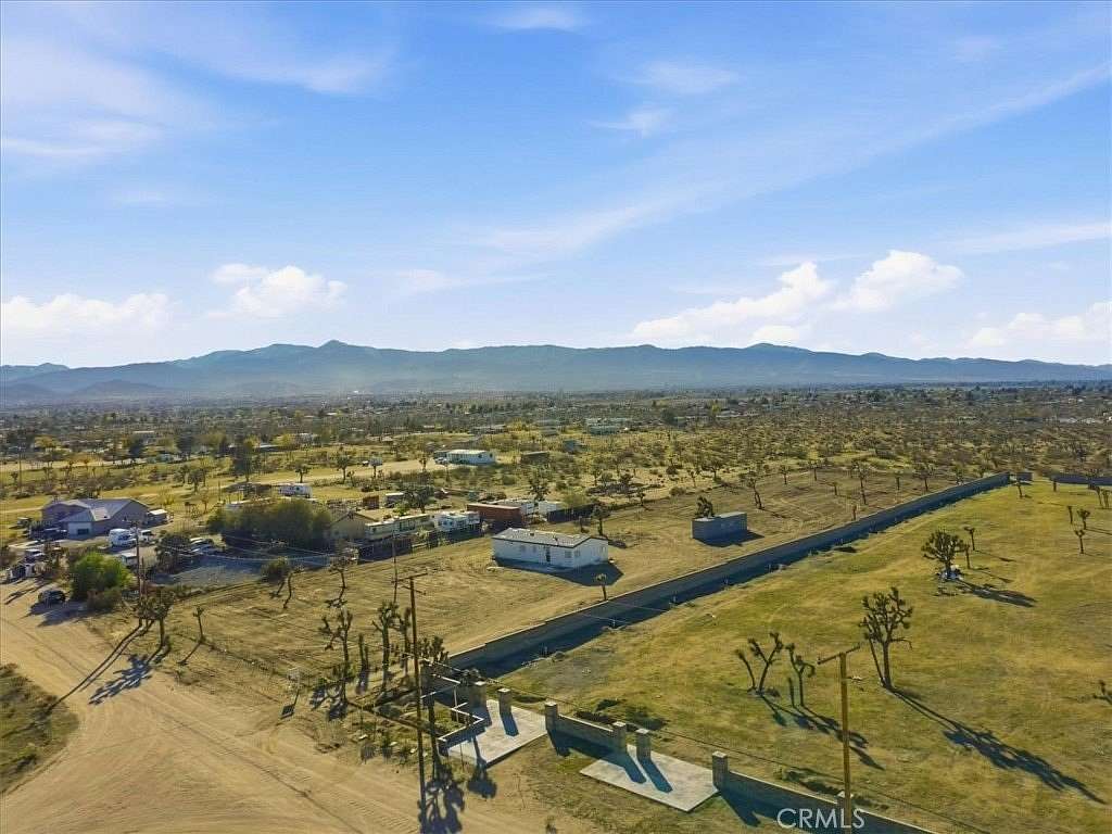 2.4 Acres of Residential Land with Home for Sale in Phelan, California