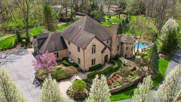 3.5 Acres of Land with Home for Sale in Algonquin, Illinois