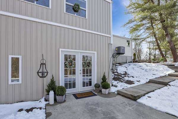 7.27 Acres of Residential Land with Home for Sale in Thornville, Ohio