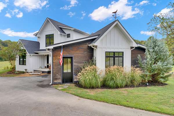 23 Acres of Land with Home for Sale in Cleveland, Tennessee