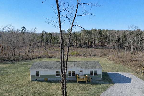 5 Acres of Residential Land with Home for Sale in LaFayette, Georgia