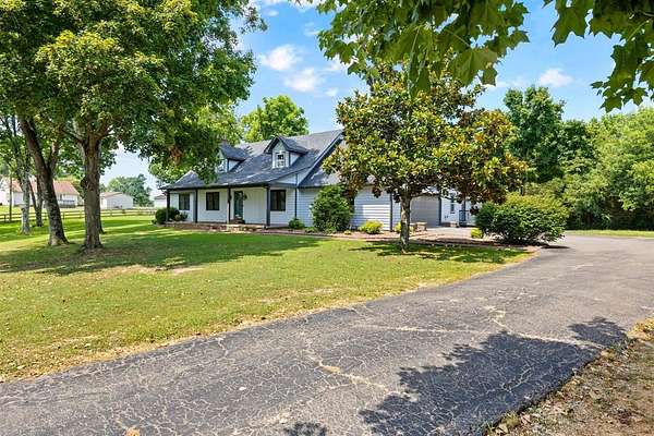 3 Acres of Residential Land with Home for Lease in Bowling Green, Kentucky