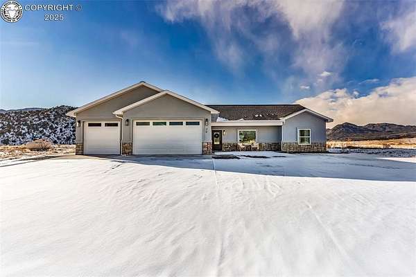 35.6 Acres of Land with Home for Sale in Cañon City, Colorado