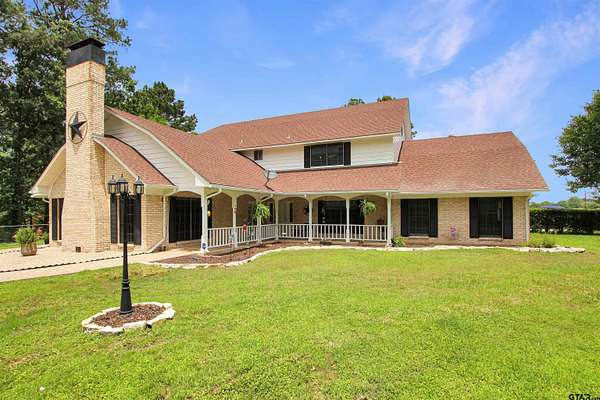 3.8 Acres of Residential Land with Home for Sale in Jacksonville, Texas