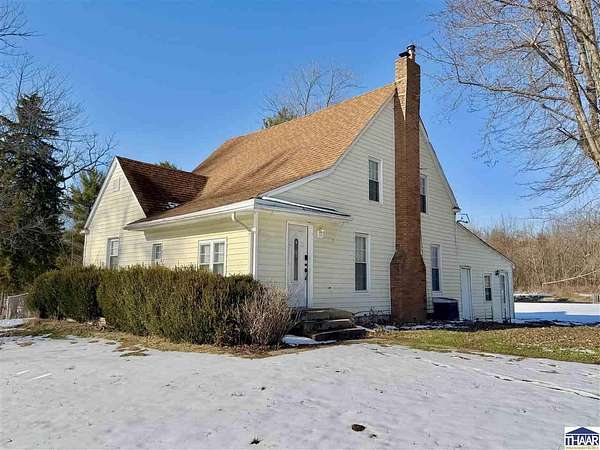 3 Acres of Residential Land with Home for Sale in Sullivan, Indiana