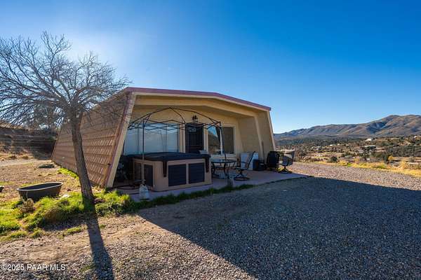 2.52 Acres of Residential Land with Home for Sale in Kirkland, Arizona