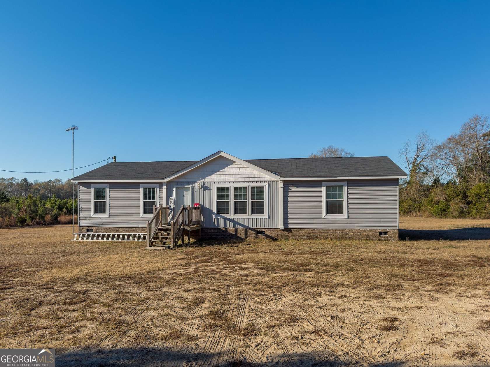 4.26 Acres of Residential Land with Home for Sale in Wrens, Georgia