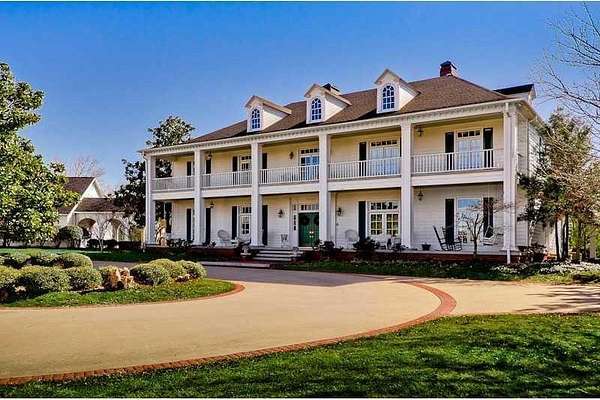 4.29 Acres of Residential Land with Home for Lease in Fayetteville, Arkansas