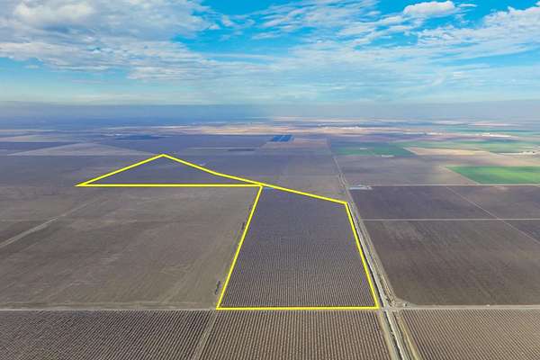 316 Acres of Land for Sale in Helm, California