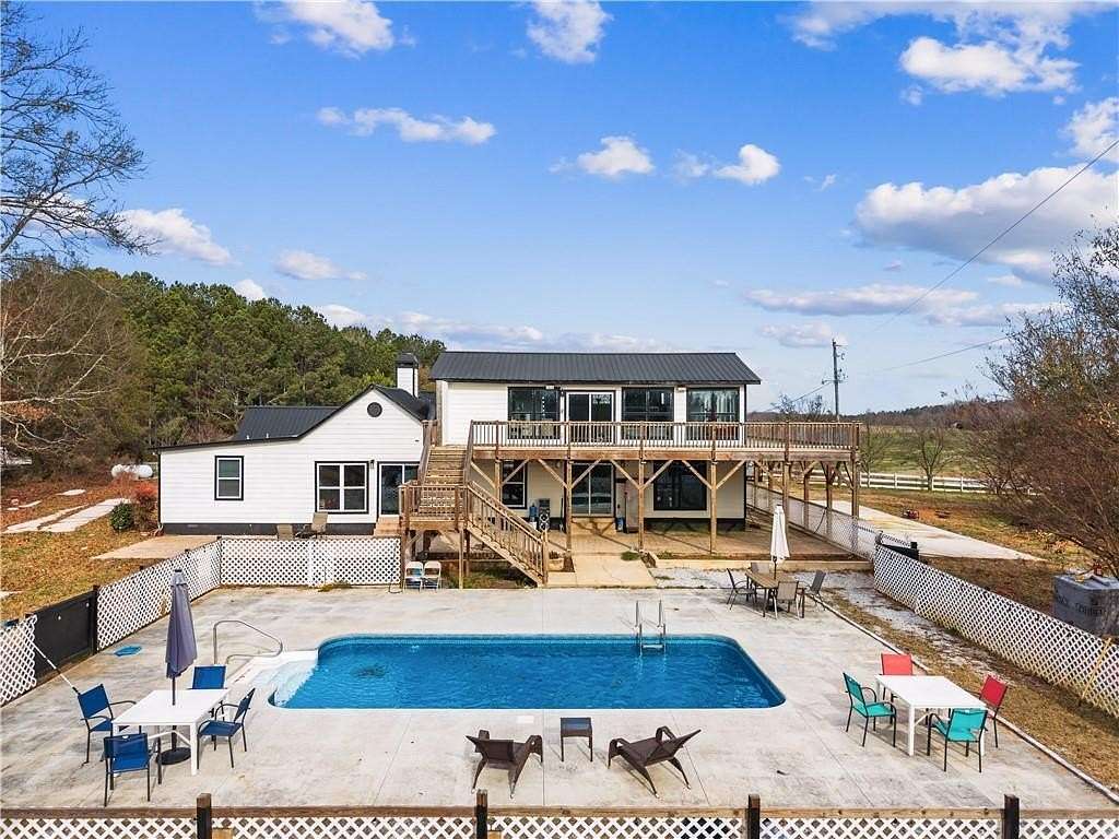 12.7 Acres of Land with Home for Sale in Commerce, Georgia