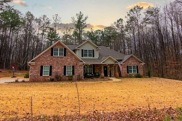 14.1 Acres of Land with Home for Sale in Hamilton, Georgia