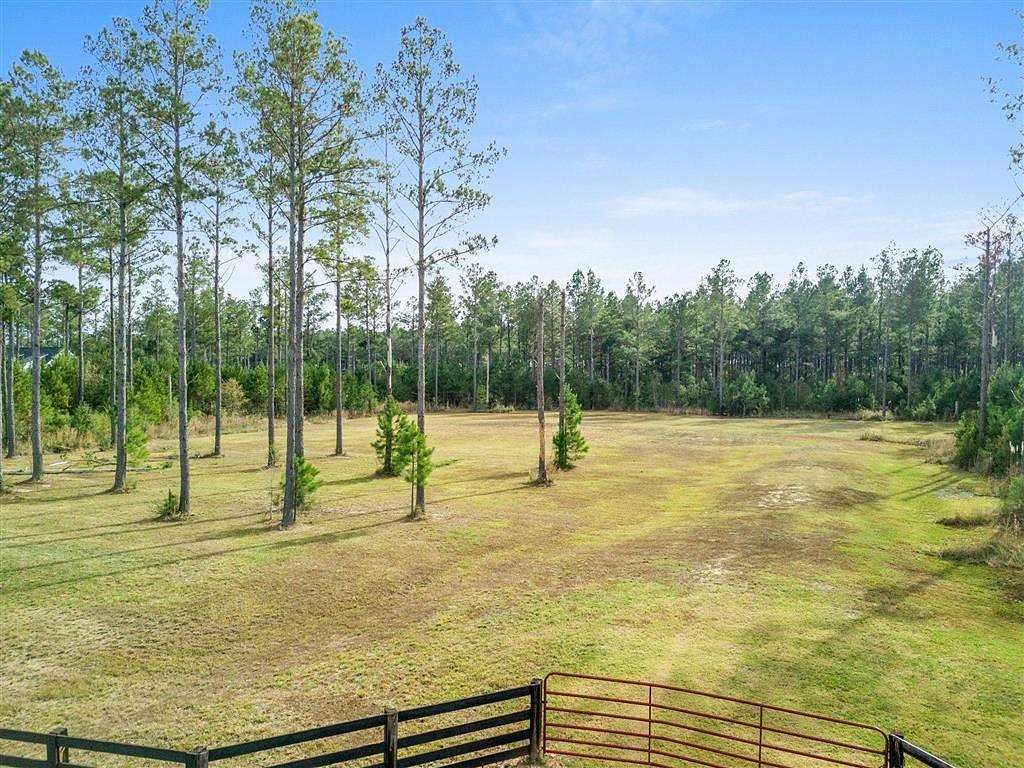 10.8 Acres of Land for Sale in Iowa, Louisiana