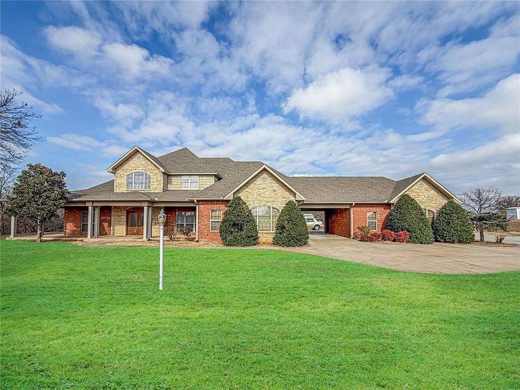 9 Acres of Land with Home for Sale in Pauls Valley, Oklahoma