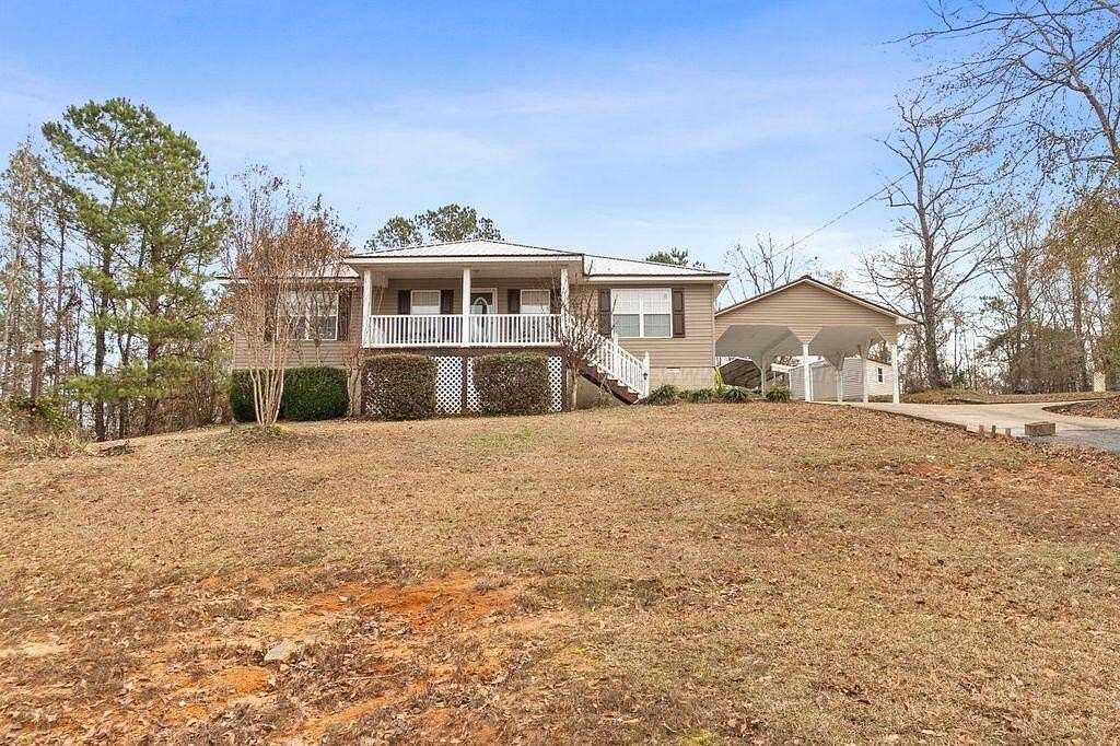 2 Acres of Residential Land with Home for Sale in Fayette, Alabama