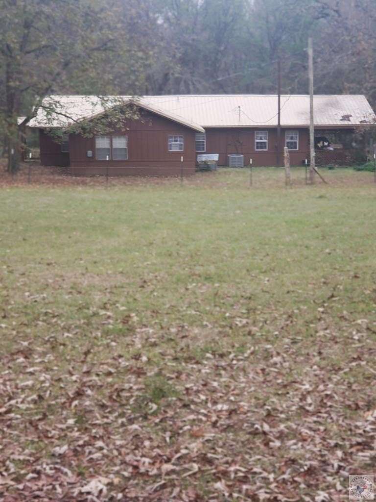 8 Acres of Residential Land with Home for Sale in De Queen, Arkansas