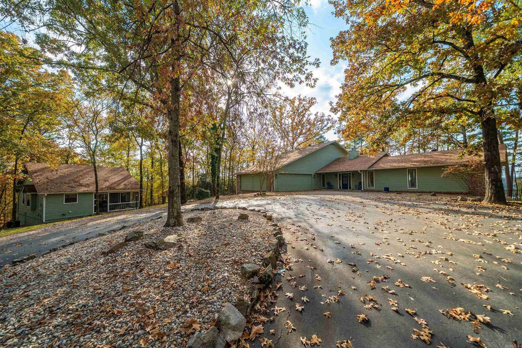 2.78 Acres of Residential Land with Home for Sale in Hot Springs, Arkansas