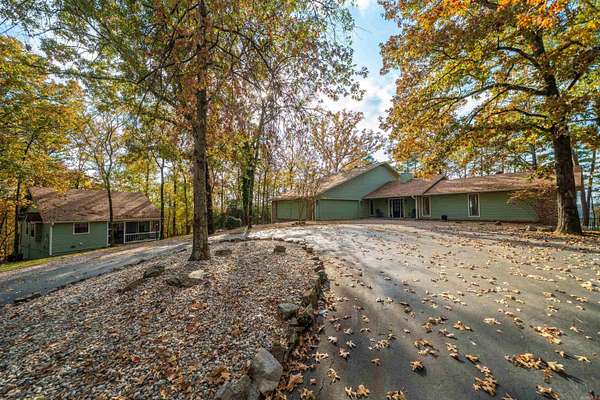 2.78 Acres of Residential Land with Home for Sale in Hot Springs, Arkansas