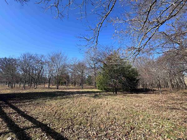 5 Acres of Land for Sale in Lindale, Texas
