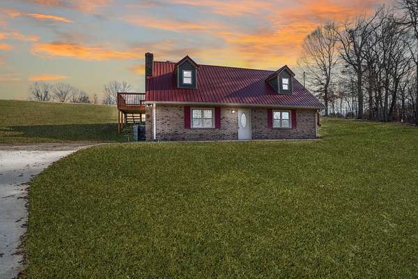 1.5 Acres of Residential Land with Home for Sale in Clarksville, Tennessee