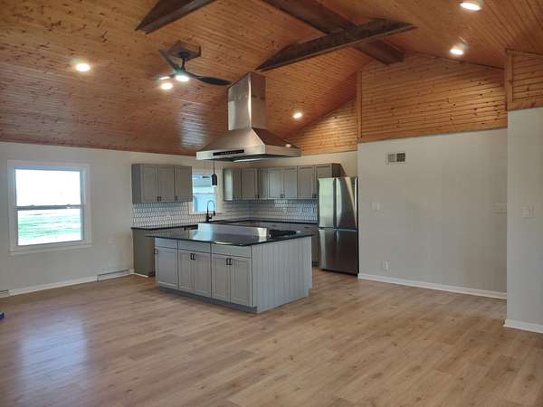 7.46 Acres of Residential Land with Home for Sale in Springfield, Tennessee