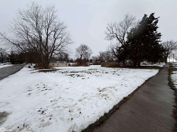 0.28 Acres of Residential Land for Sale in Grinnell, Iowa