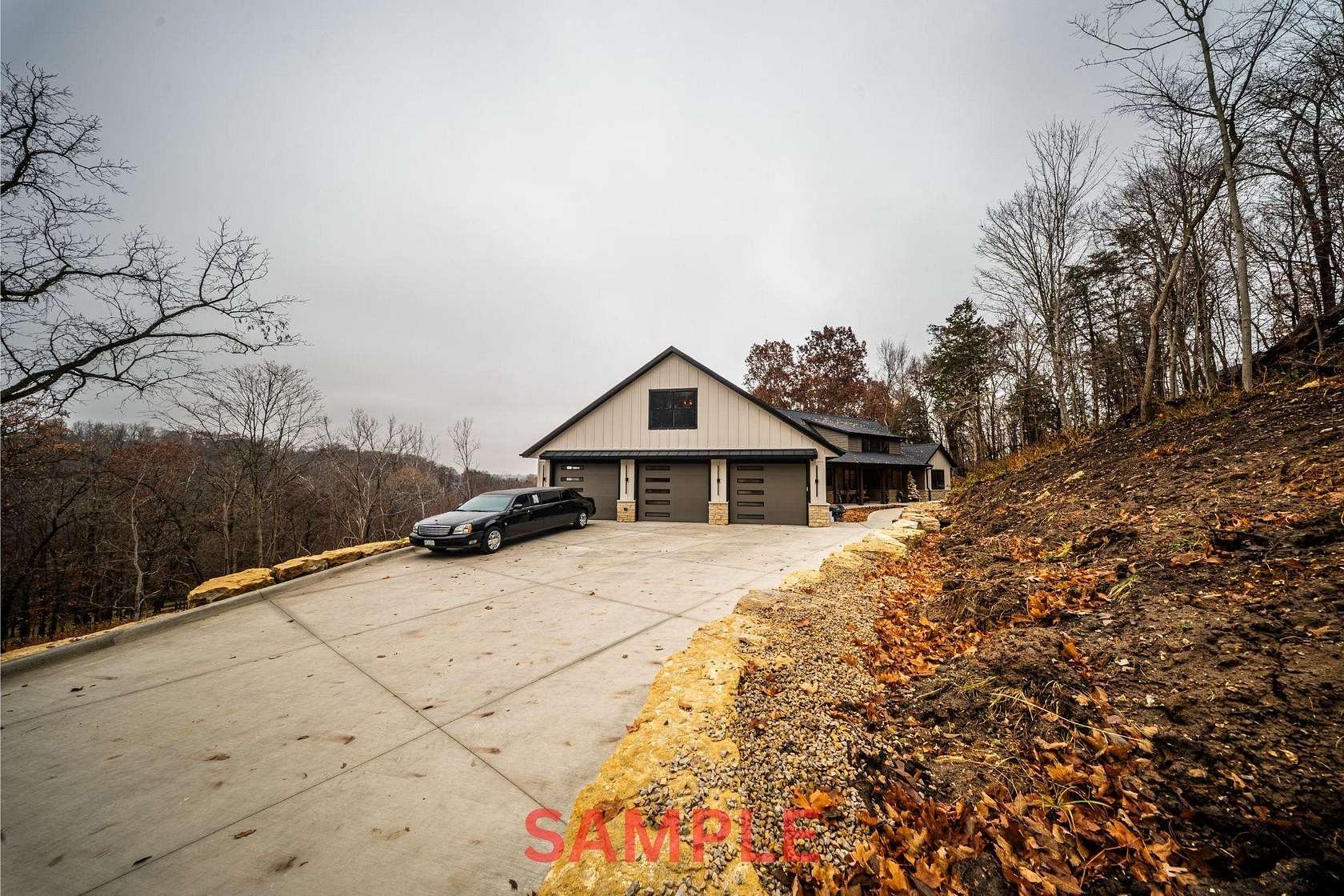 2.75 Acres of Land with Home for Sale in Dubuque, Iowa