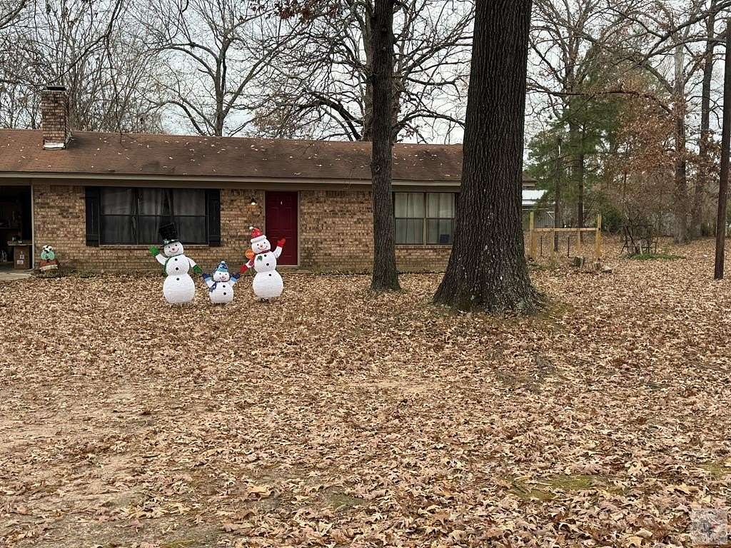 2 Acres of Residential Land with Home for Sale in Texarkana, Texas