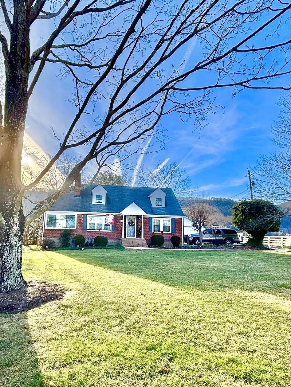 3.24 Acres of Residential Land with Home for Sale in Daleville, Virginia