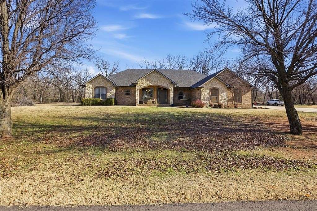 3.28 Acres of Residential Land with Home for Sale in Tuttle, Oklahoma