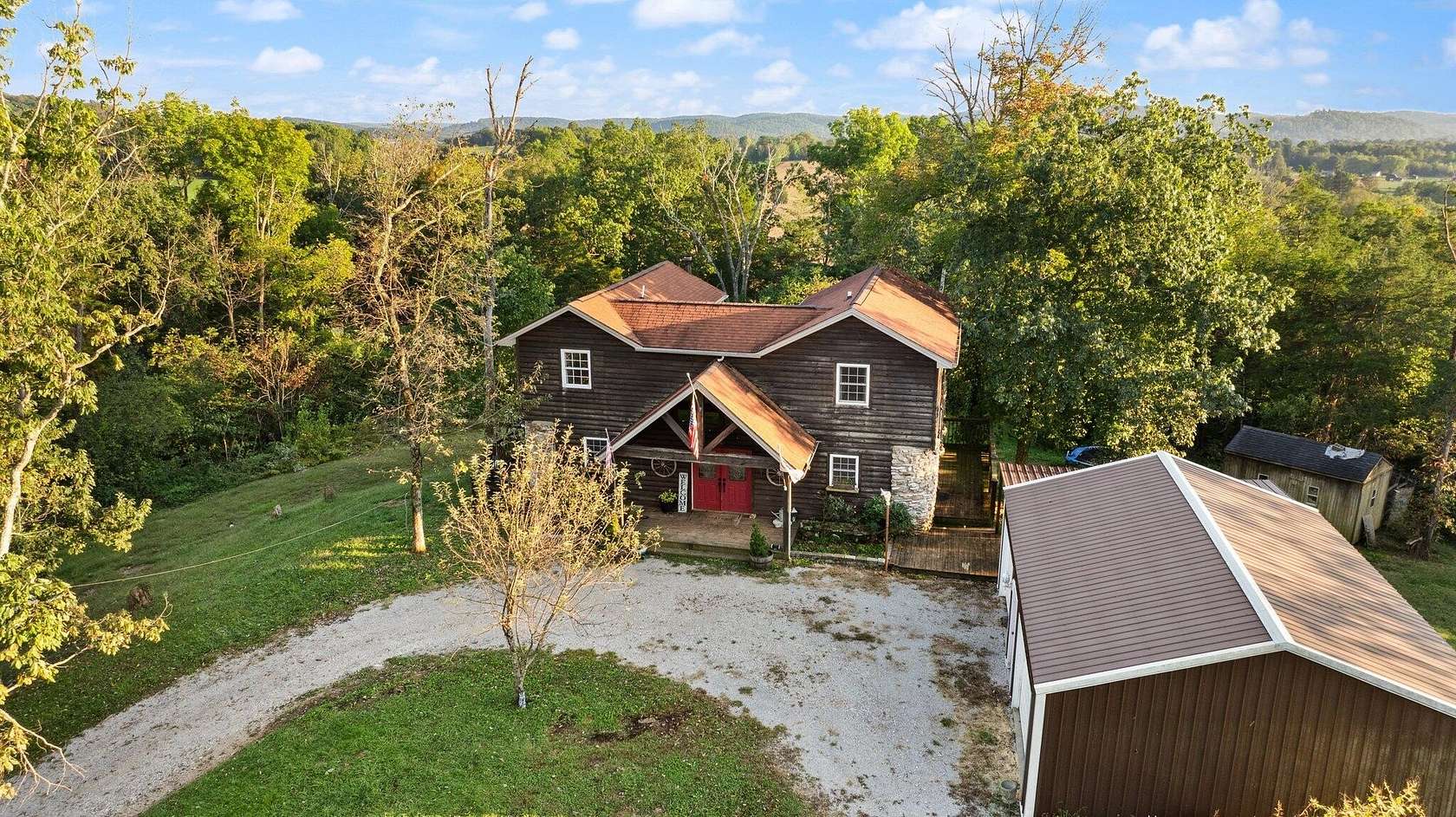 18.4 Acres of Land with Home for Sale in Somerset, Kentucky