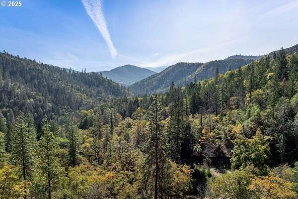 16 Acres of Recreational Land for Sale in Gold Hill, Oregon