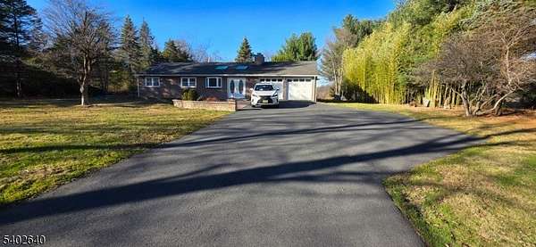 1.5 Acres of Residential Land with Home for Lease in Warren Township, New Jersey