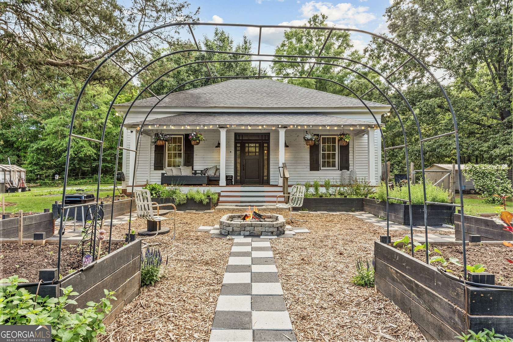 4.9 Acres of Residential Land with Home for Lease in Madison, Georgia