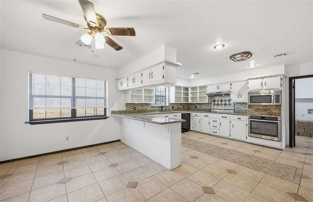 4 Acres of Residential Land with Home for Sale in Norman, Oklahoma