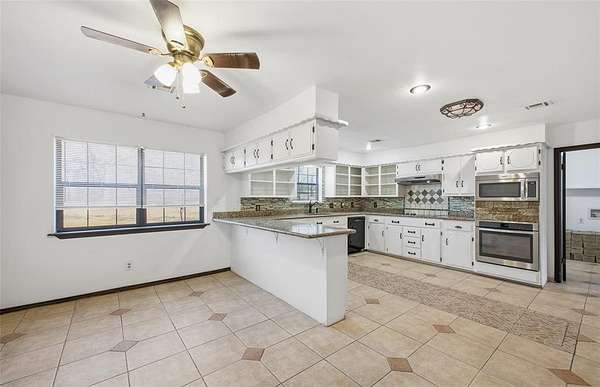 4 Acres of Residential Land with Home for Sale in Norman, Oklahoma