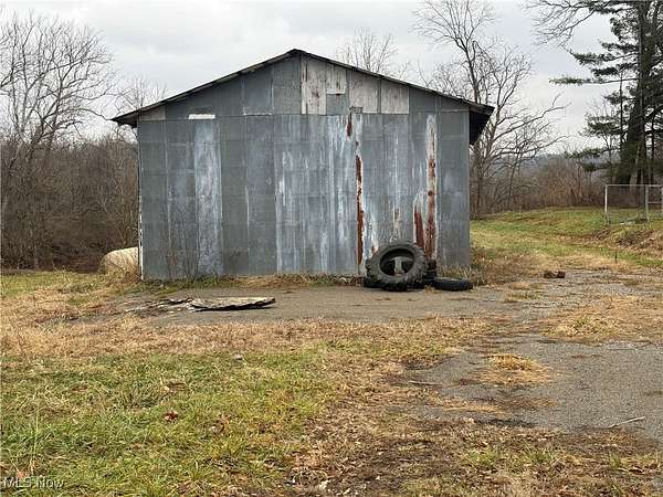 5 Acres of Land for Sale in Zanesville, Ohio