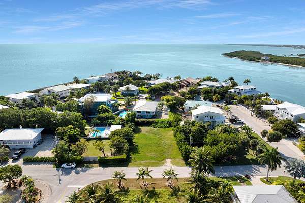Residential Land for Sale in Duck Key, Florida