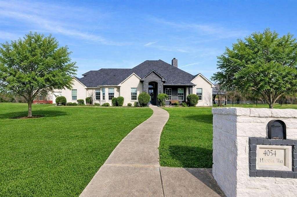 1.5 Acres of Land with Home for Sale in Royse City, Texas